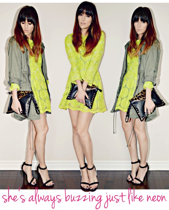 look-do-dia-Lena-Antonacci-parka-vestido-renda-neon-fluor-clutch-onca-sandalia-preta