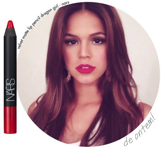 bruna-marquezine-batom-primeiro-capitulo-em-familia-vermelho-nars-dragon-girl-velt-matte-lip-pencil