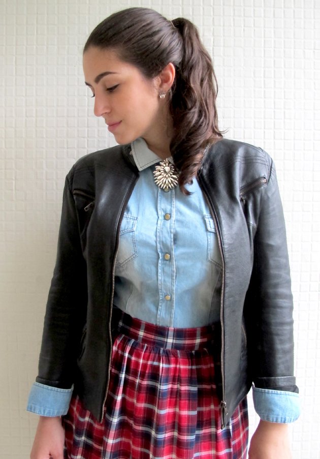 look-do-dia-bon-prix-saia-xadrez-tartan-camisa-jeans-jaqueta-couro-scarpin-nude-Bon-Prix-2