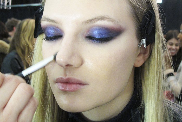 monique-lhuillier-nyfw-mbfw-fall-2015-fw-15-makeup-beauty-beleza-maquiagem-mac-cosmetics-bold-eyes-lips-retro-matte