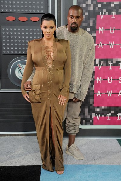 LOS ANGELES, CA - AUGUST 30:  Kim Kardashian and Kanye West arrive at the 2015 MTV Video Music Awards at Microsoft Theater on August 30, 2015 in Los Angeles, California.  (Photo by Gregg DeGuire/WireImage)