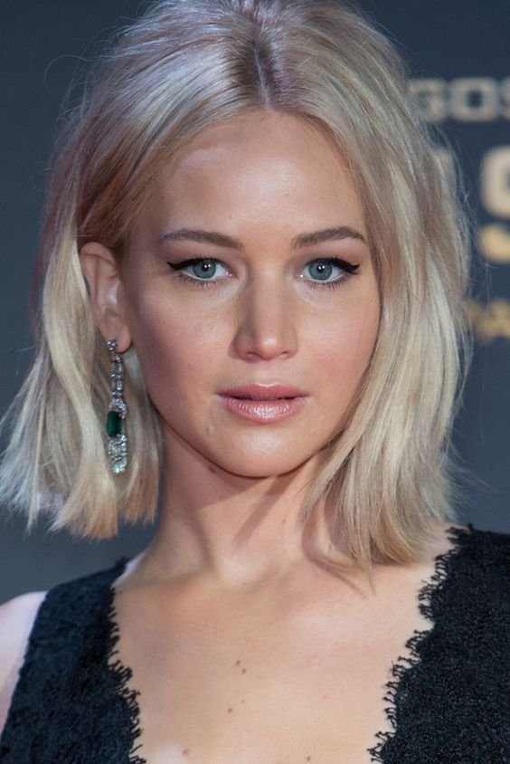 jlaw cabelo platinado