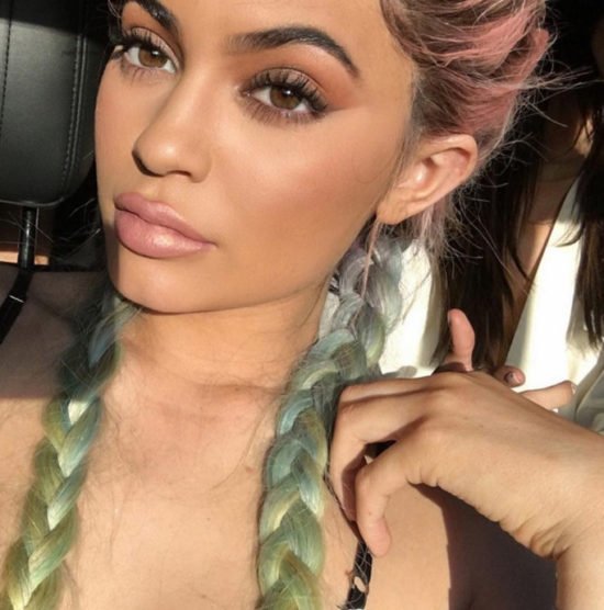 kylie-jenner-heir-lipstick-metal-metalizado-beleza-batom-matte-liquido-coachella-2016