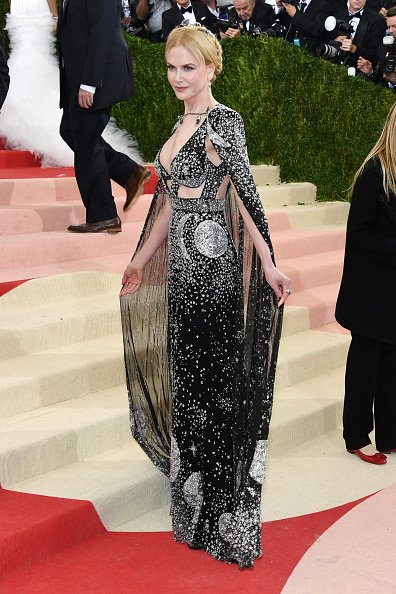 NEW YORK, NY - MAY 02: Nicole Kidman attends the "Manus x Machina: Fashion In An Age Of Technology" Costume Institute Gala at Metropolitan Museum of Art on May 2, 2016 in New York City.  (Photo by Larry Busacca/Getty Images)