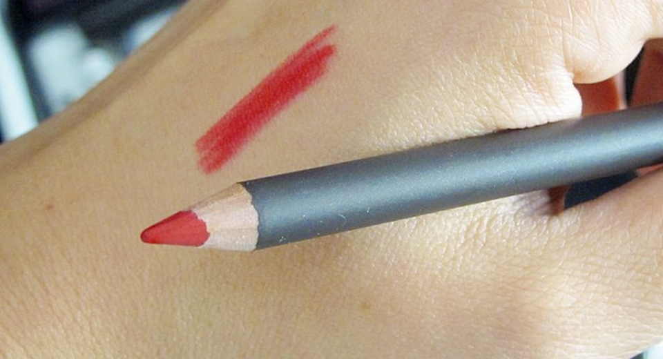 mac-novos-produtos-lancamentos-base-retro-matte-batom-sombra-delineador-ruby-woo-lapis